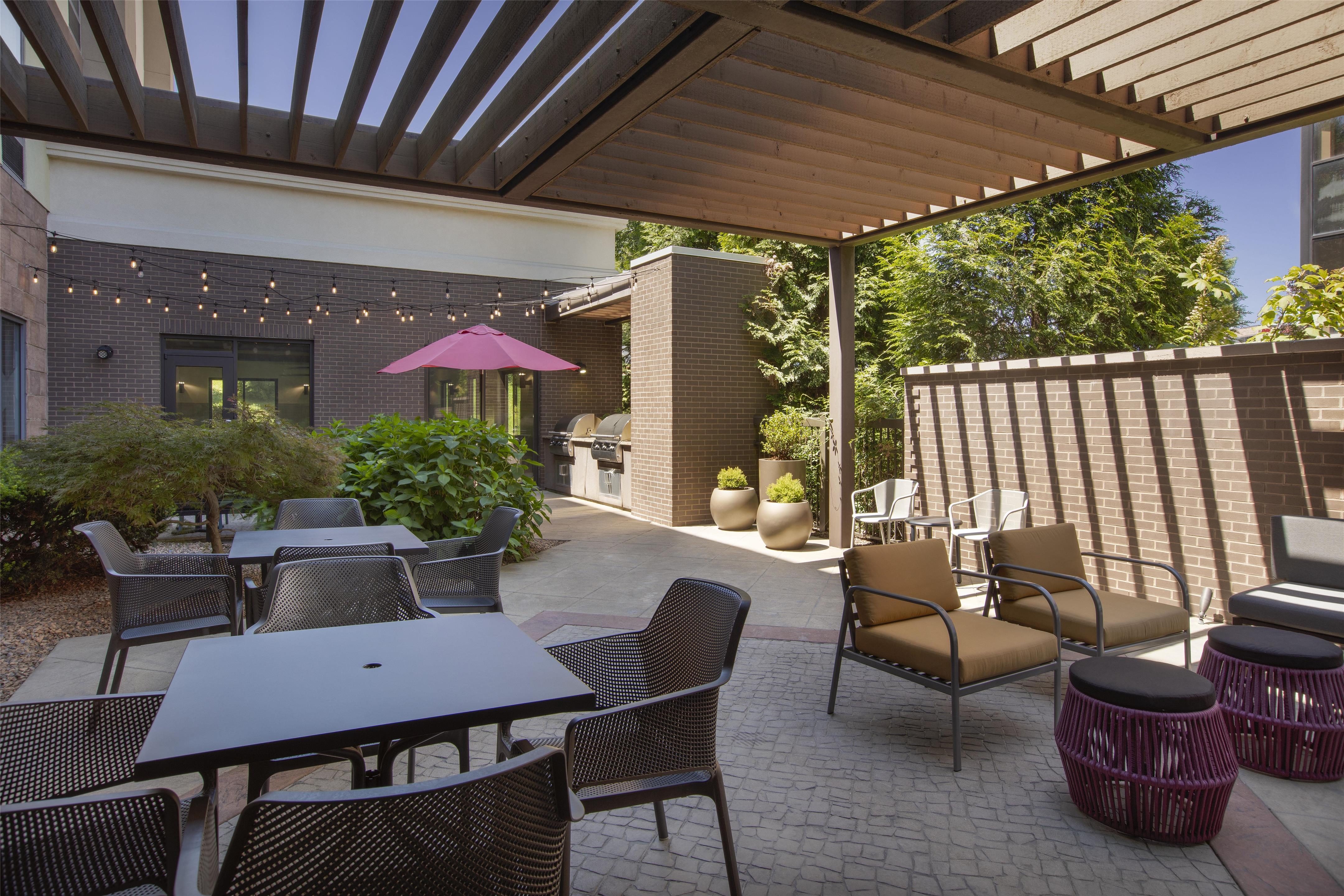 Exterior | Hampton Inn Louisville East/Hurstbourne
