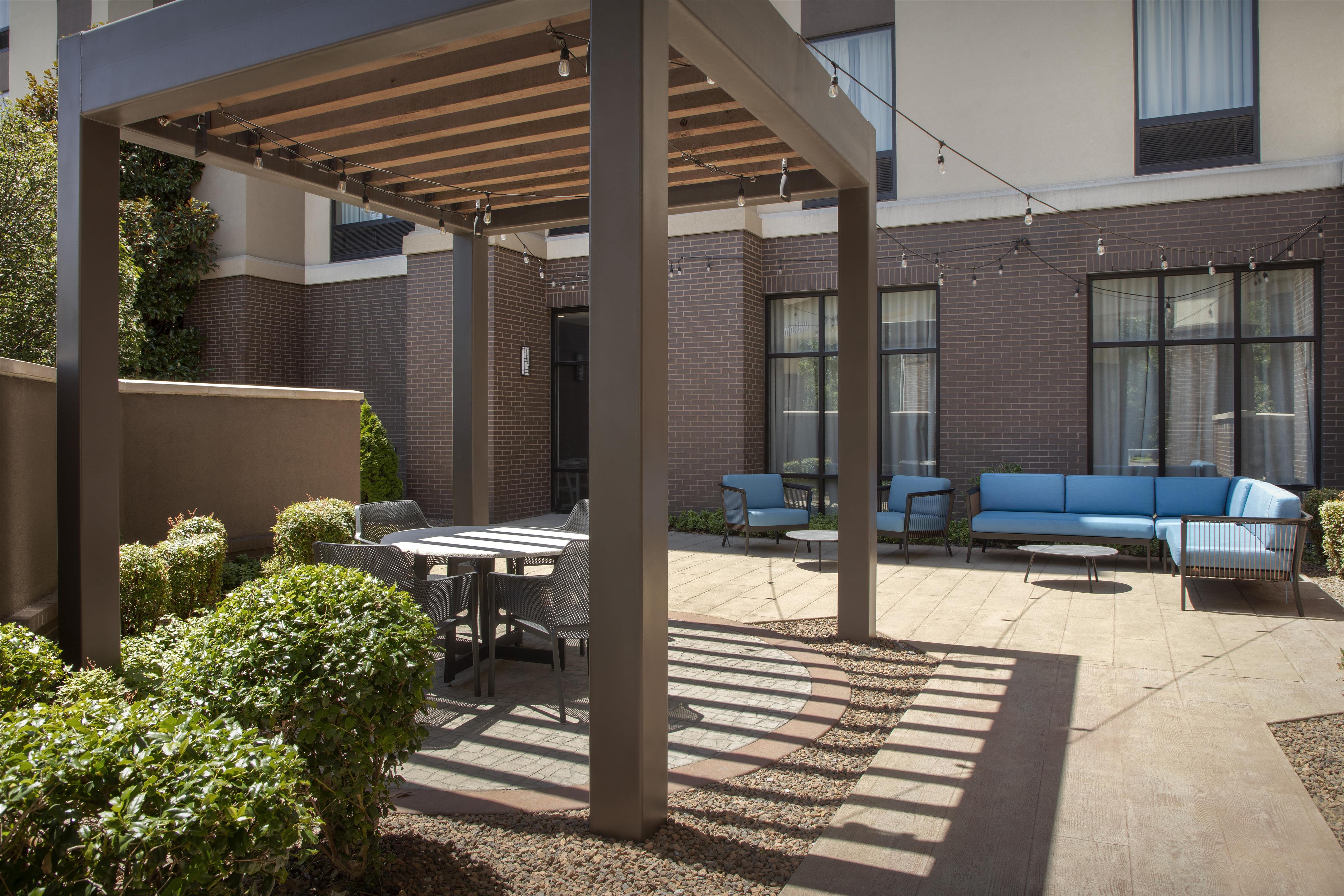Exterior | Hampton Inn Louisville East/Hurstbourne