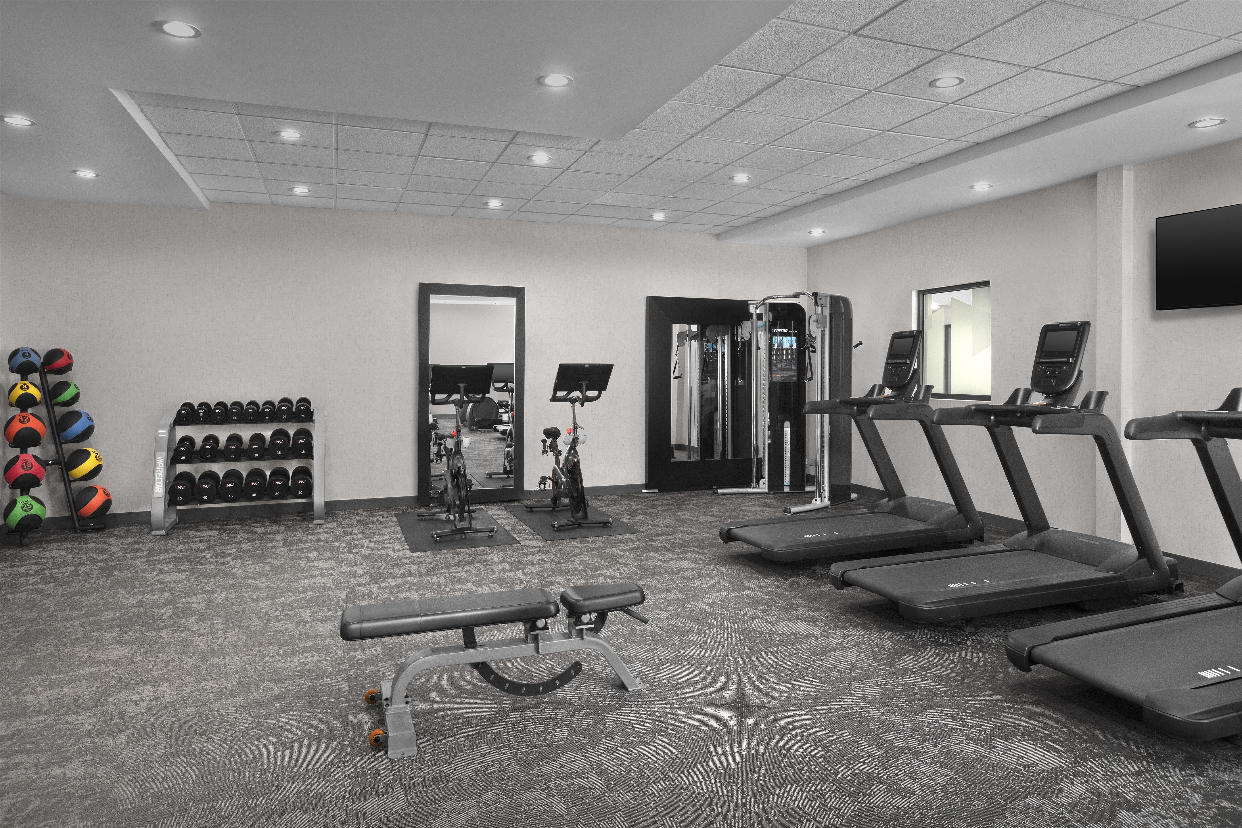 Health club fitness center gym | Hampton Inn Louisville East/Hurstbourne