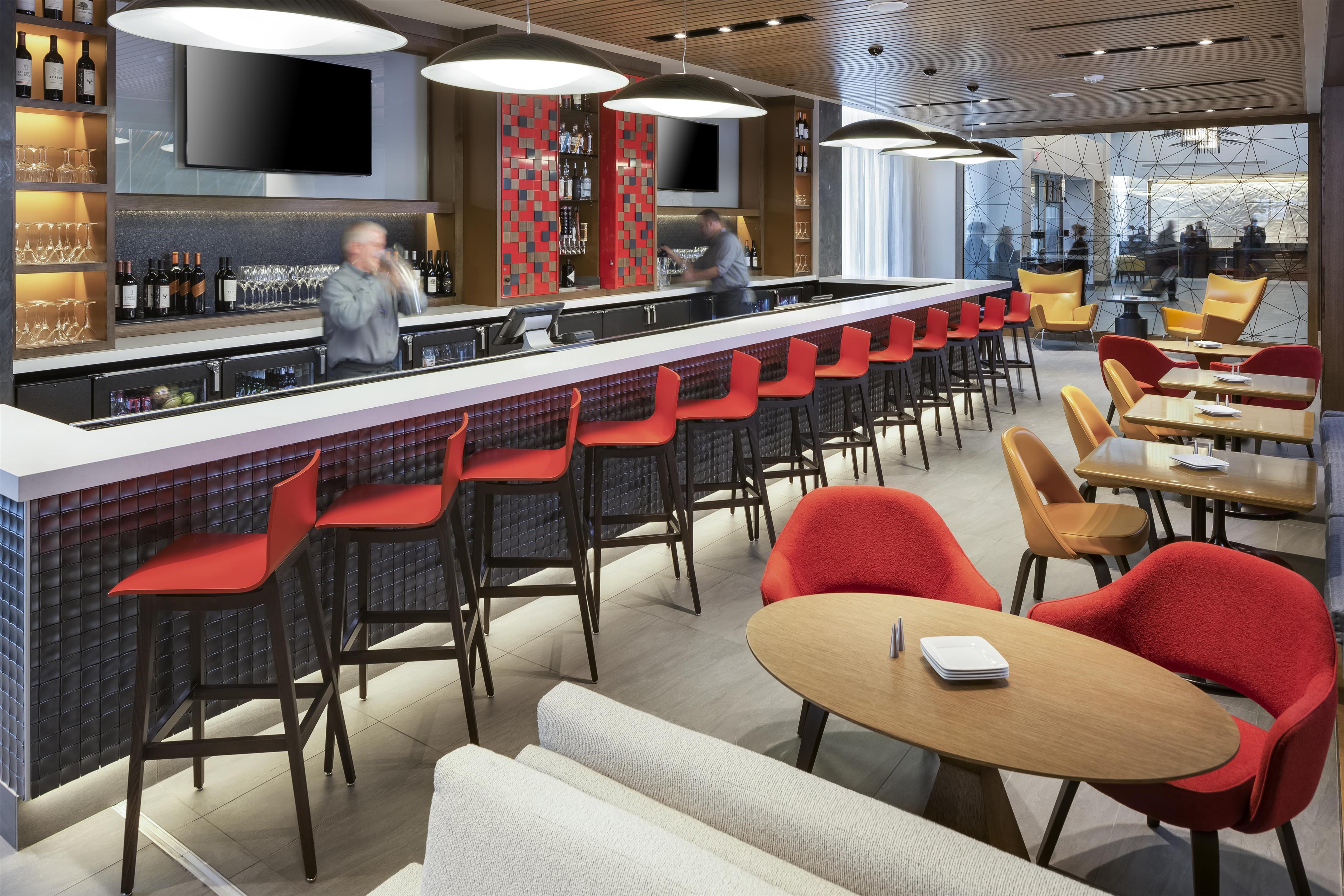 Bar Lounge | Hyatt Regency Bloomington