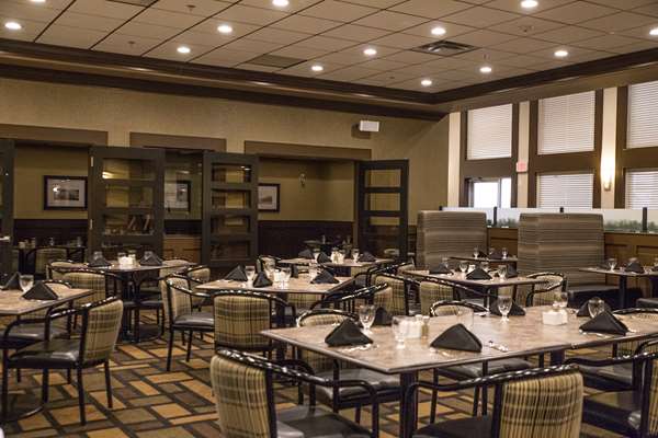 Restaurant - Chateau Nova Peace River