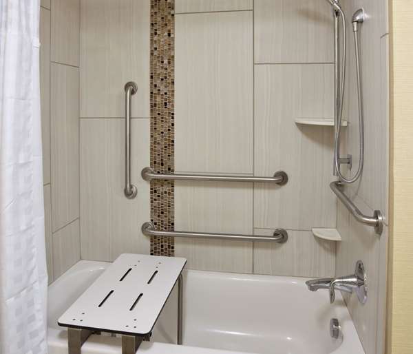  - Homewood Suites by Hilton Davenport - I-74, Exit 1