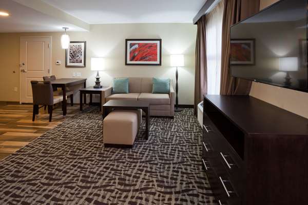  - Homewood Suites by Hilton Davenport - I-74, Exit 1