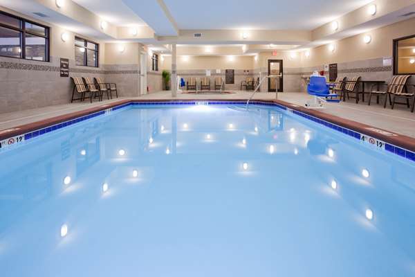 Pool - Homewood Suites by Hilton Davenport - I-74, Exit 1
