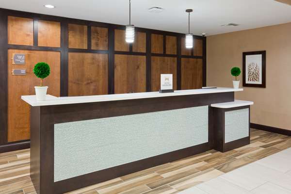  - Homewood Suites by Hilton Davenport - I-74, Exit 1