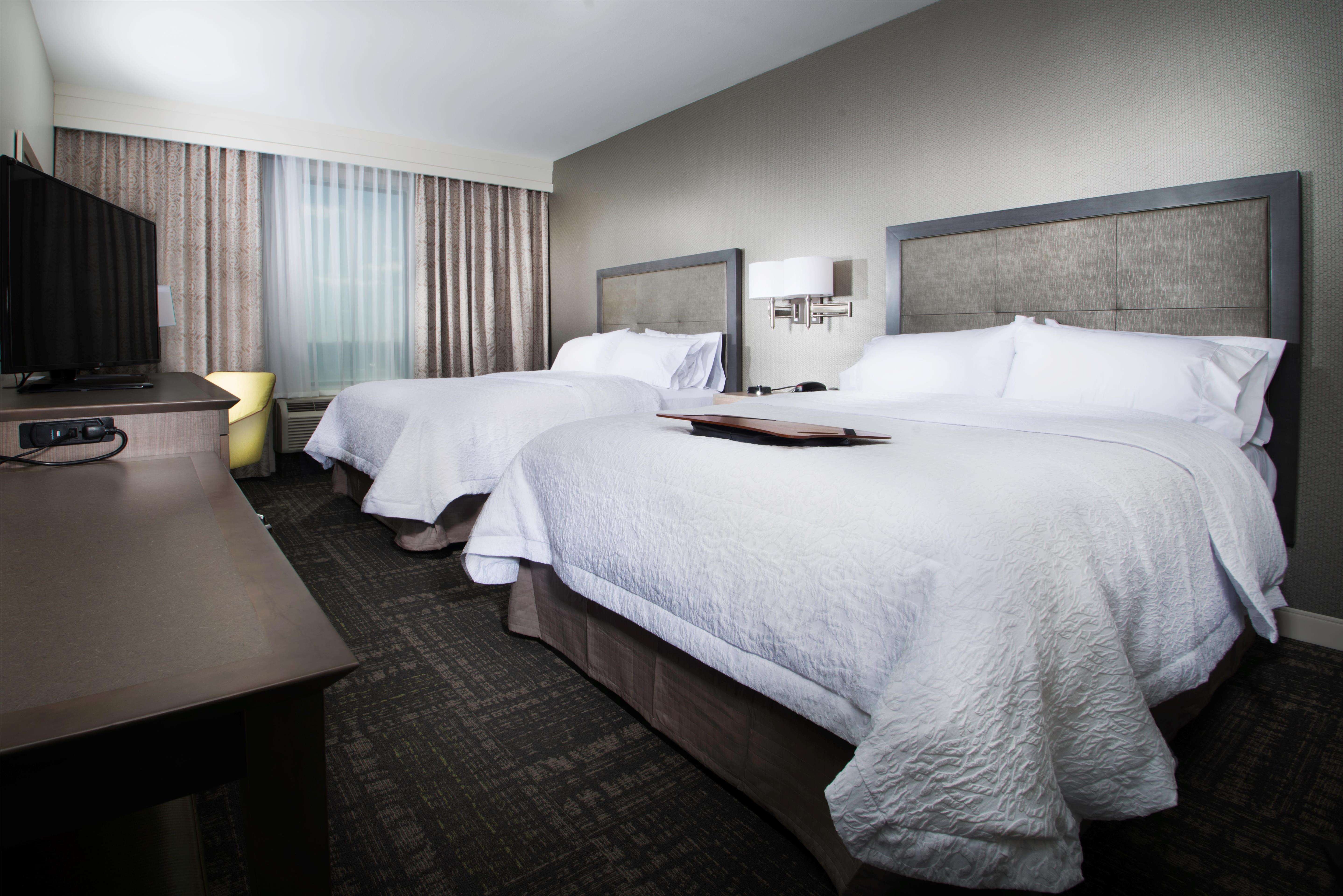 Hampton Inn & Suites La Porte, TX Room Type - 2 QUEENS W FRIDGE NOSMOK
