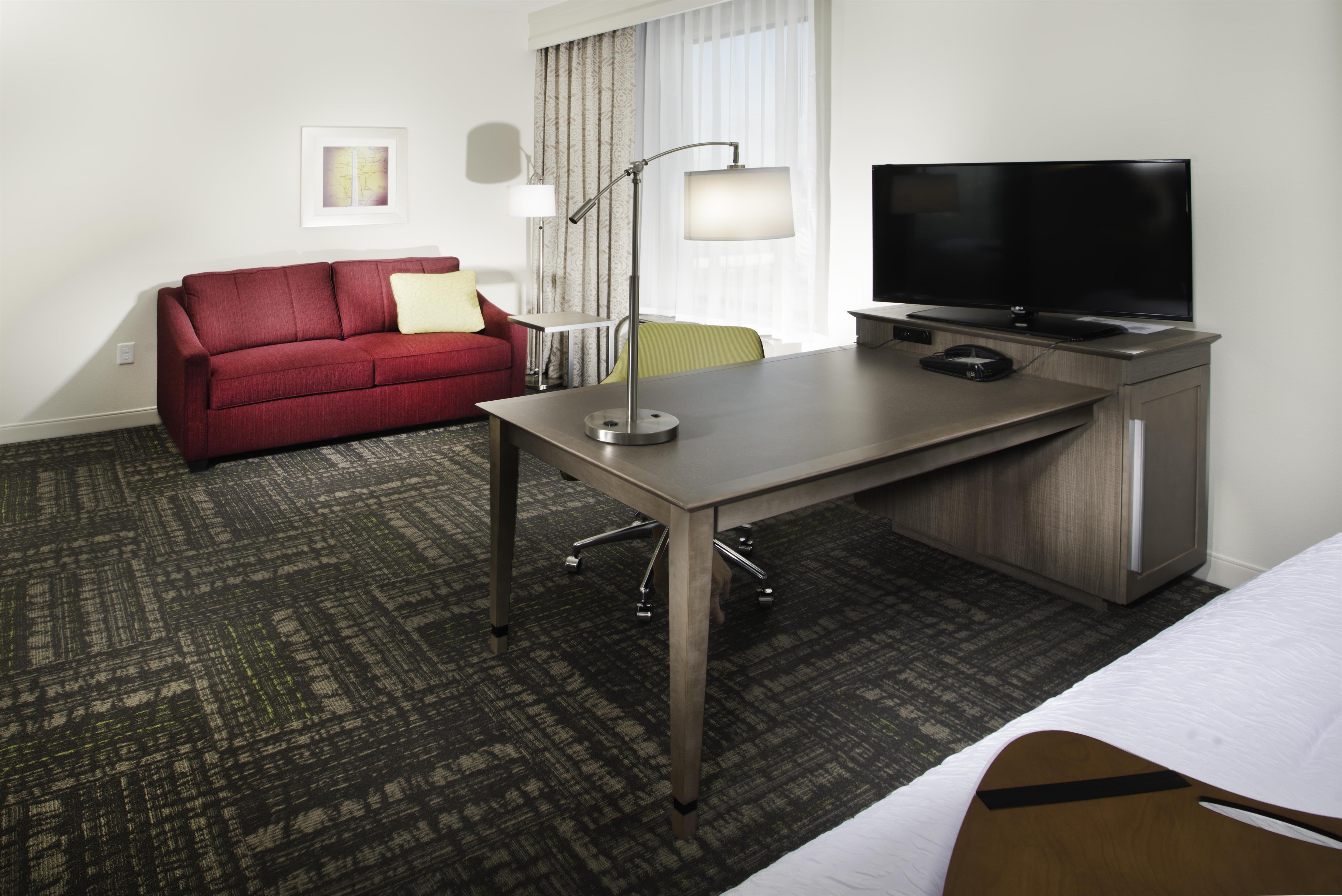 Hampton Inn & Suites La Porte, TX Room Type - 1KN STDO FRIDG WTBR NS