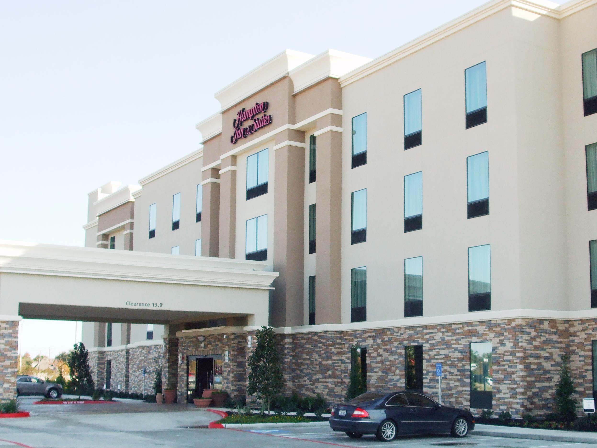 Exterior | Hampton Inn & Suites La Porte