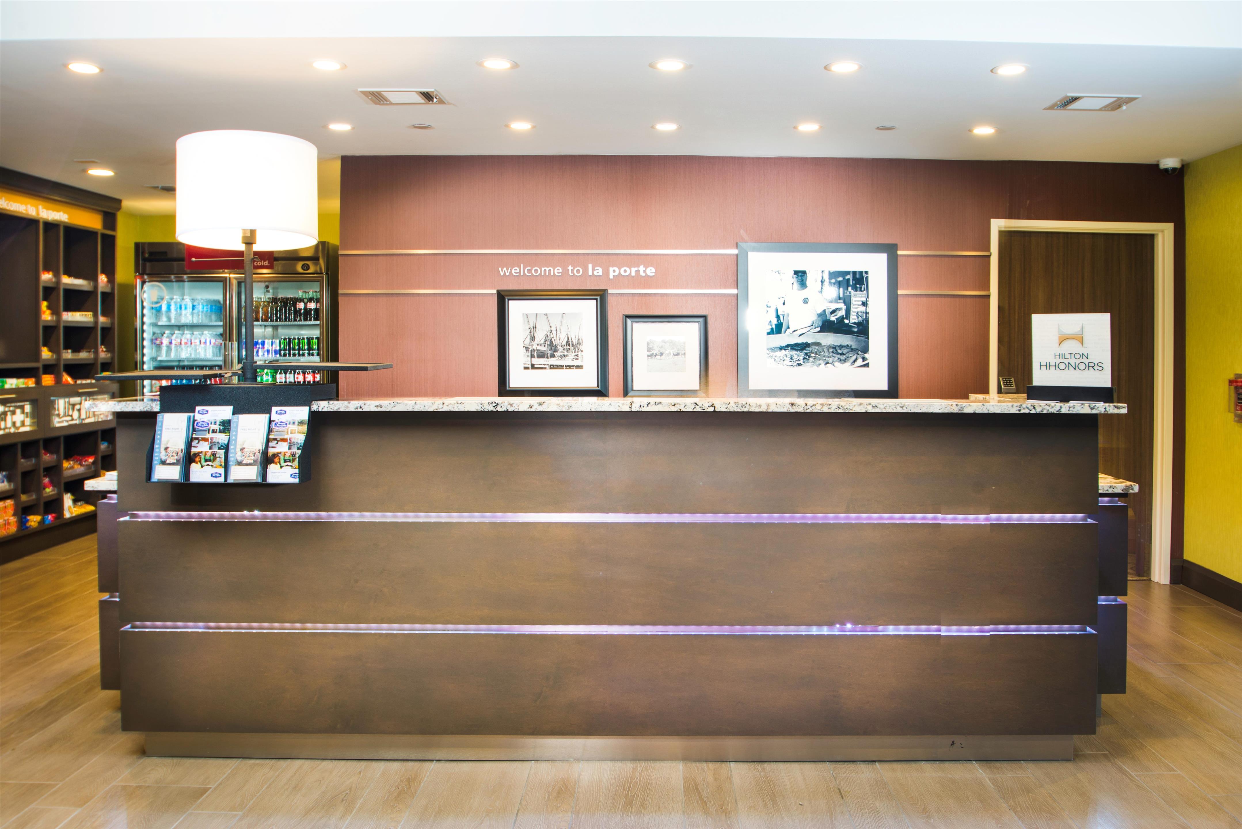 Exterior | Hampton Inn & Suites La Porte