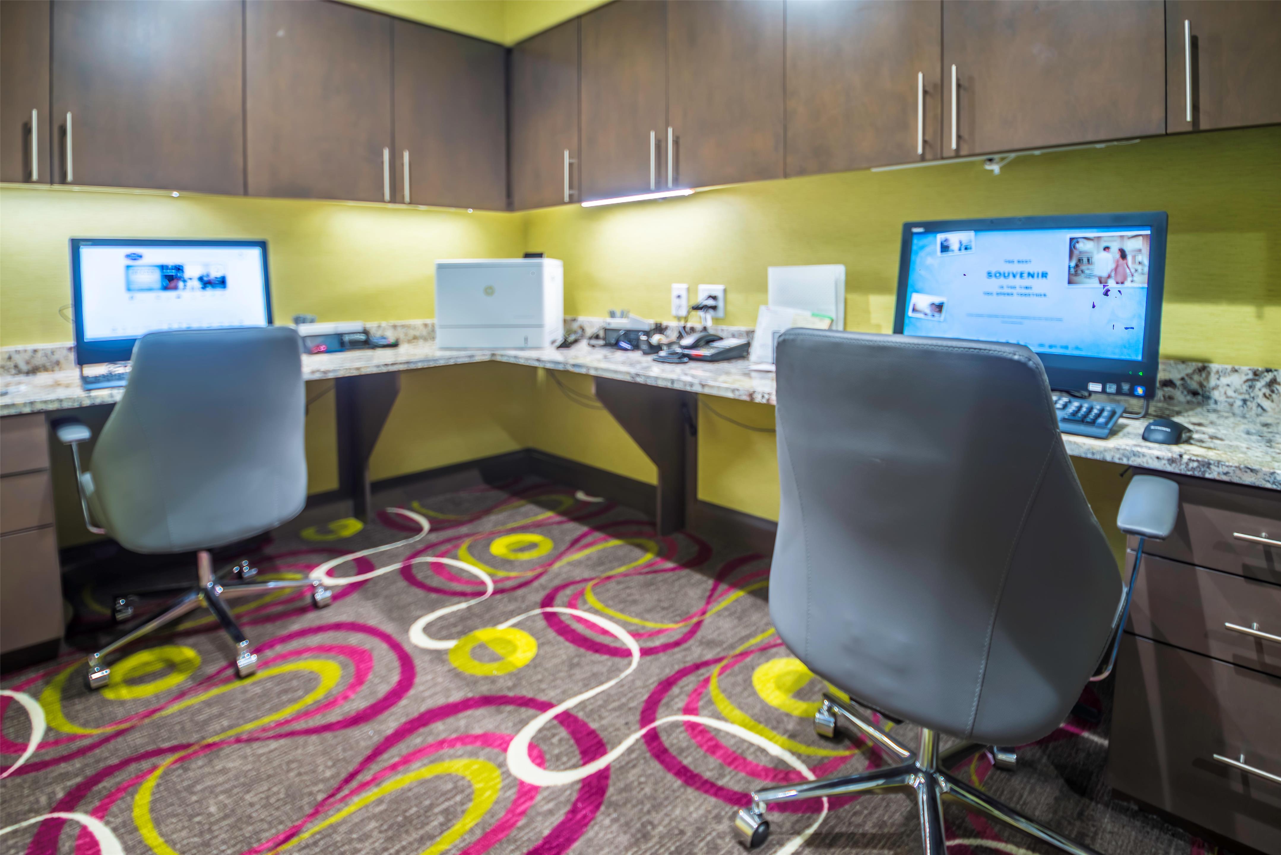 Business Center | Hampton Inn & Suites La Porte