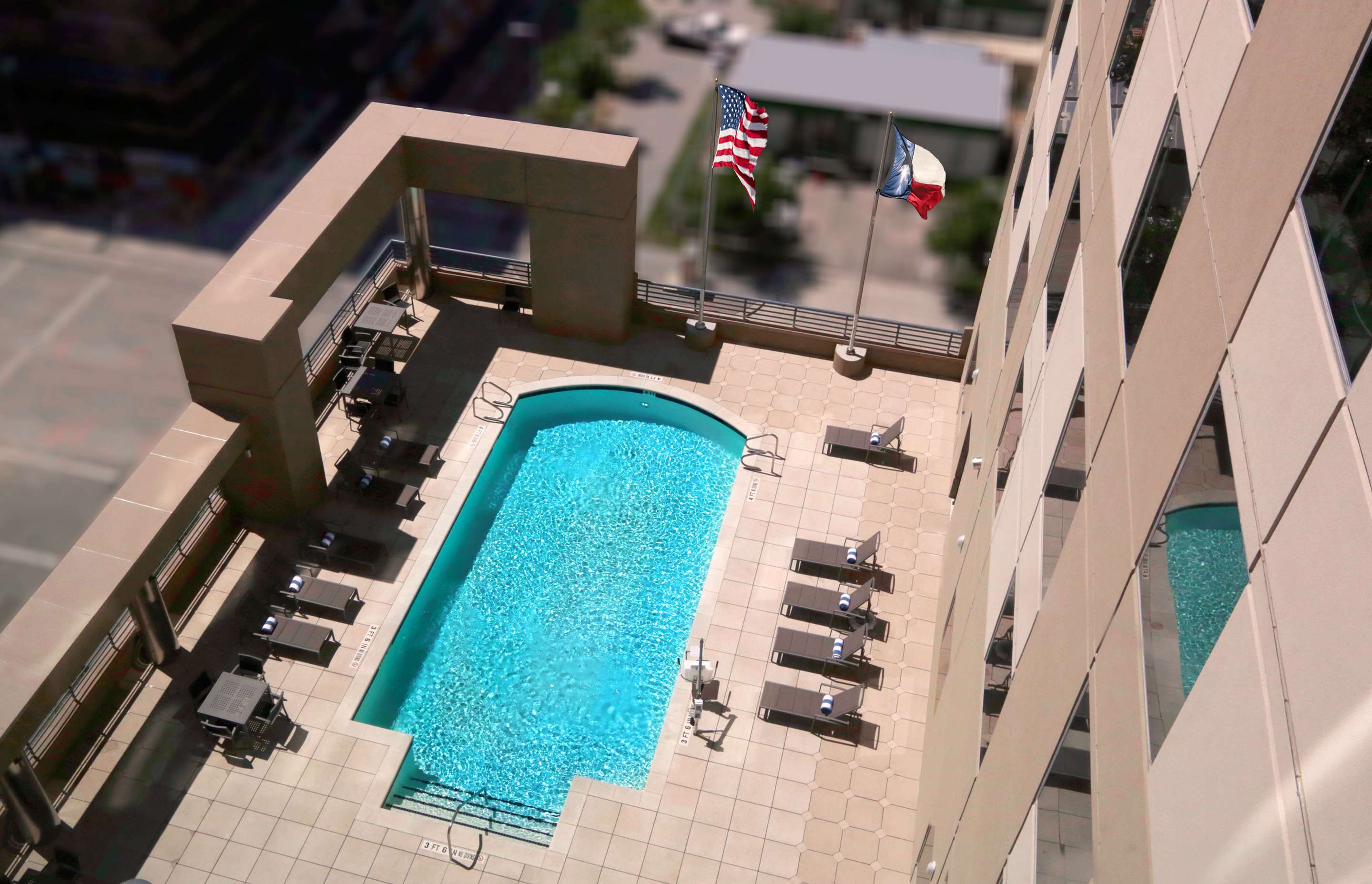 Pool | Homewood Suites Houston Downtown