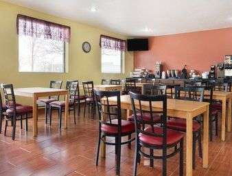  - Days Inn Morton - I-74, Exit 102