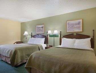  - Days Inn Morton - I-74, Exit 102