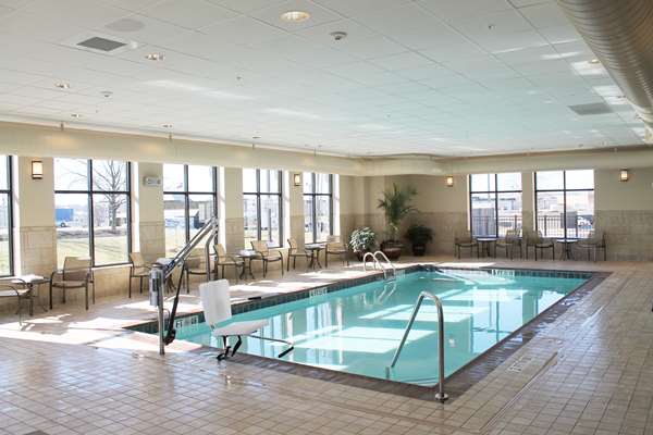 Pool - Hampton Inn & Suites Cape Girardeau - I-55, Exit 96