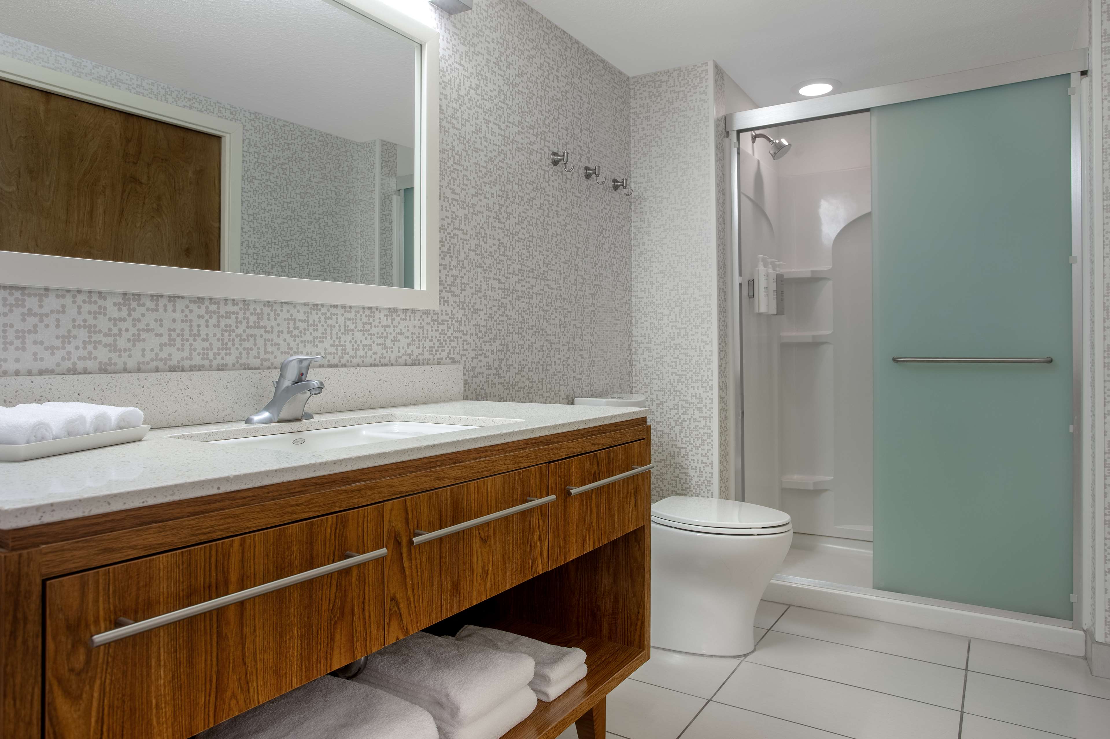 Home2 Suites by Hilton Gainesville Room Type - 2 QN BEDS STUDIO NONSMOKE