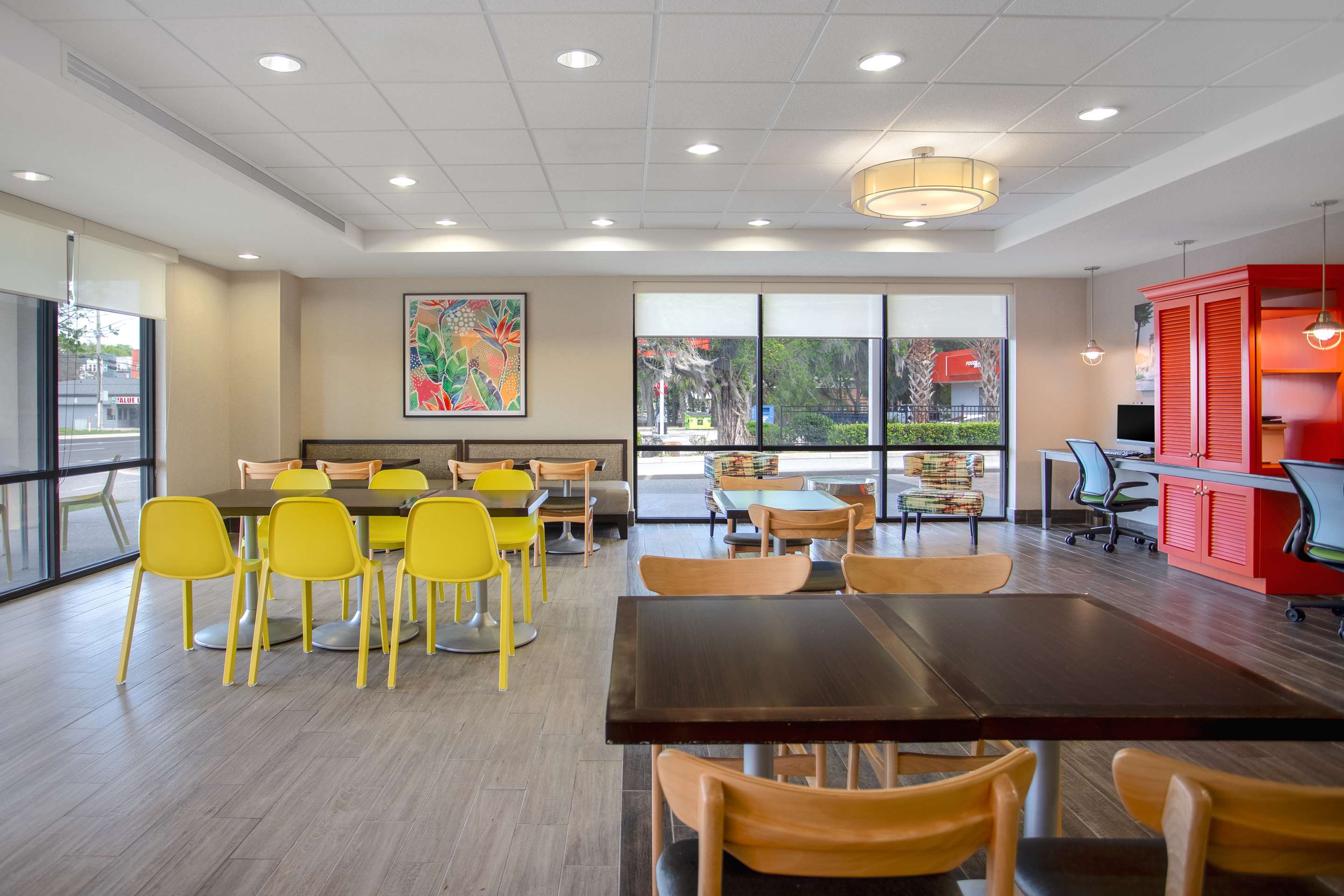 Lobby | Home2 Suites by Hilton Gainesville Medical Center