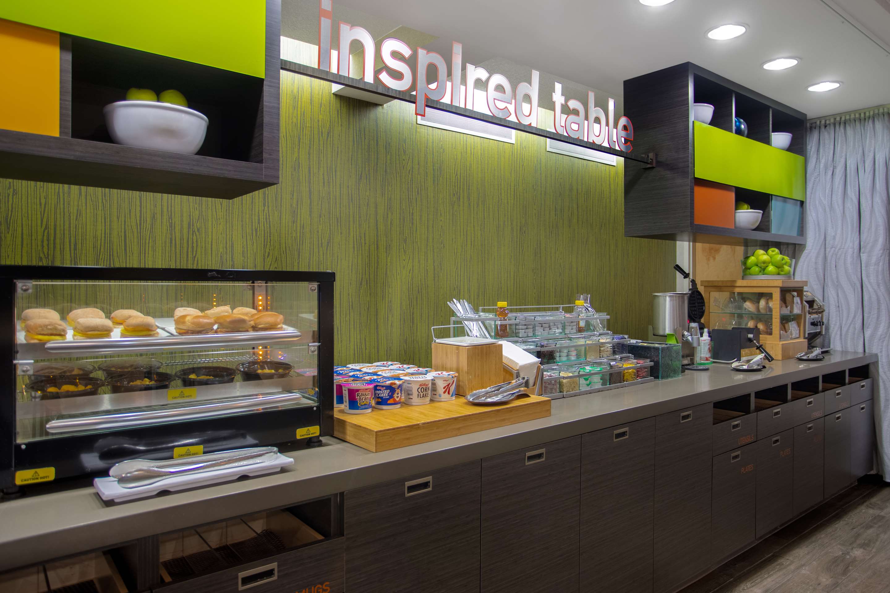 Breakfast Area | Home2 Suites by Hilton Gainesville Medical Center