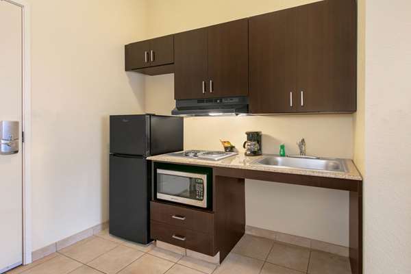  - Hawthorn Suites by Wyndham Longview