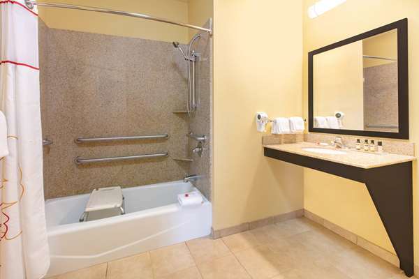  - Hawthorn Suites by Wyndham Longview