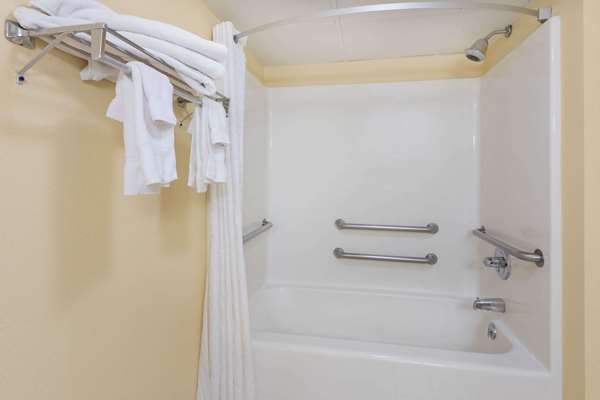  - Baymont Inn & Suites Sevierville