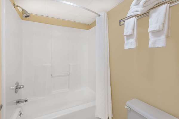  - Baymont Inn & Suites Sevierville