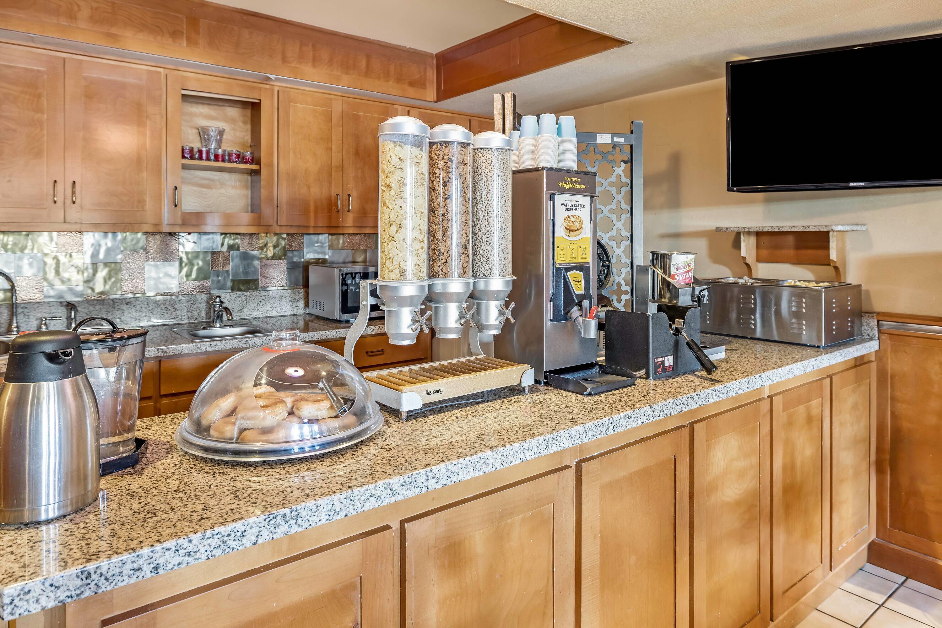 Restaurant | Baymont by Wyndham Sevierville Pigeon Forge