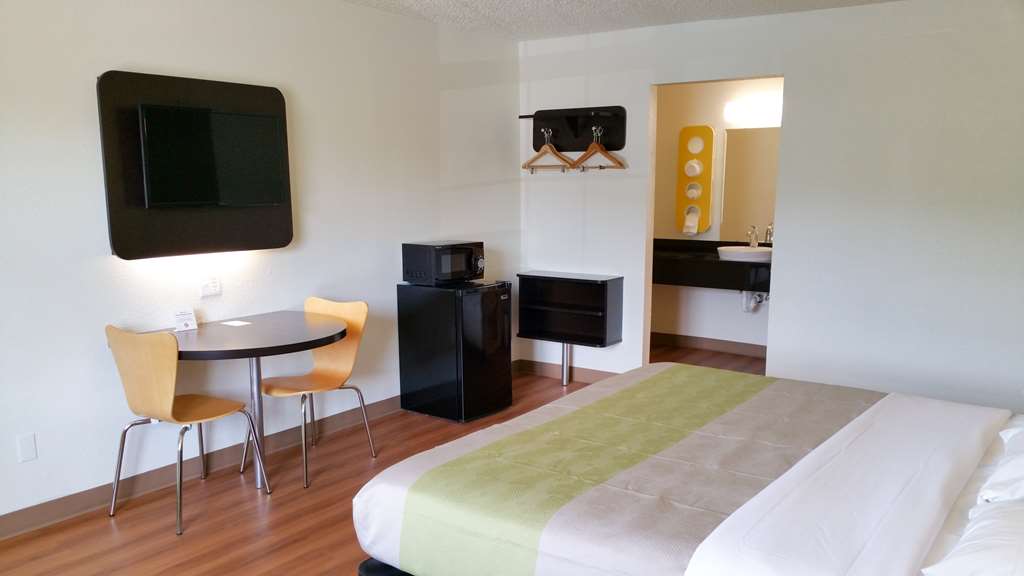 MOTEL 6 PALESTINE TX-guestroom-Guest Room,Sink,Guest Room Amenity,Refrigerator,Indoor/Interior,On-Site,Telephone.jpg