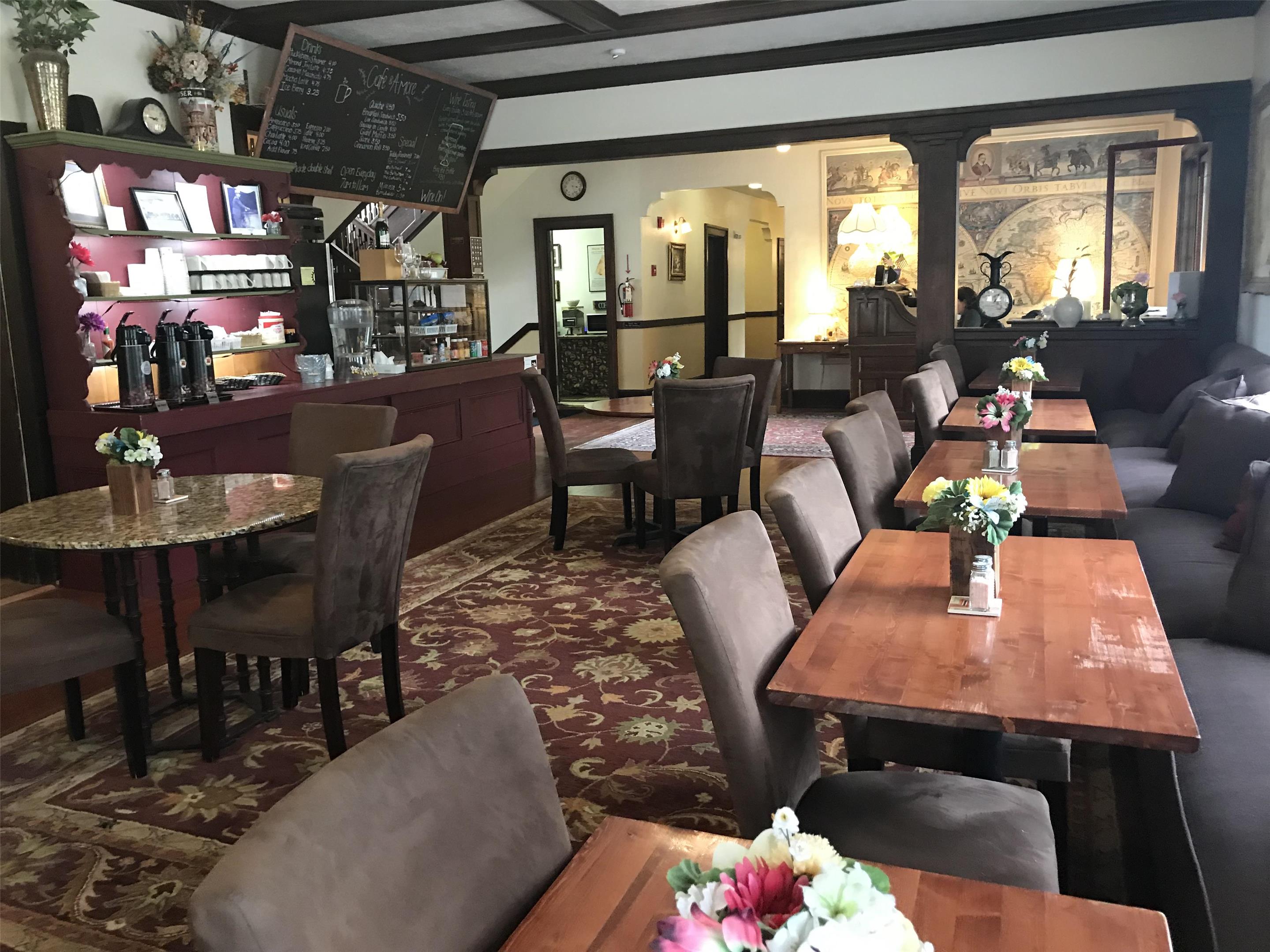 Cafe amp A more Riverside Inn