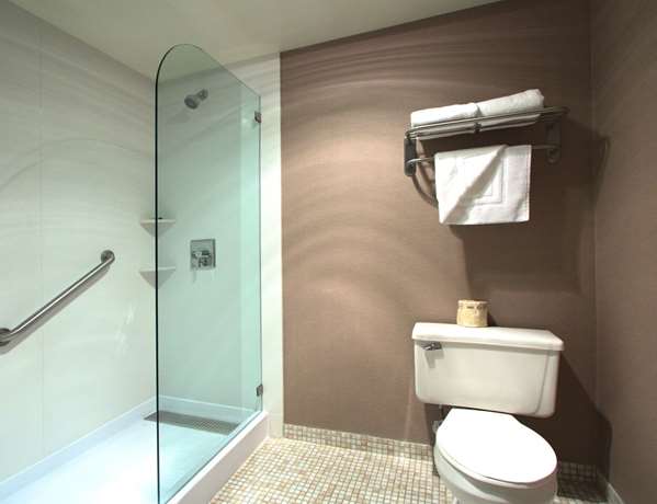  - Executive Inn & Suites Oakland