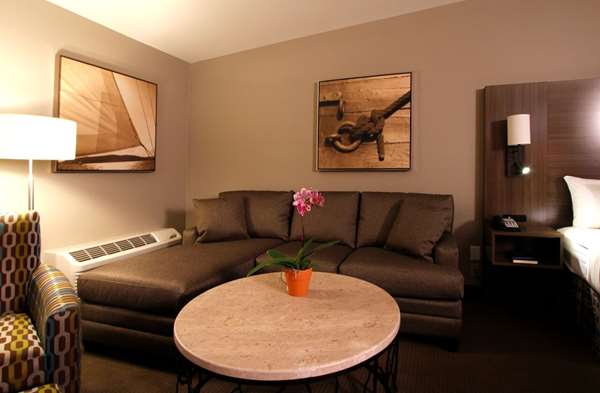 Suite - Executive Inn & Suites Oakland