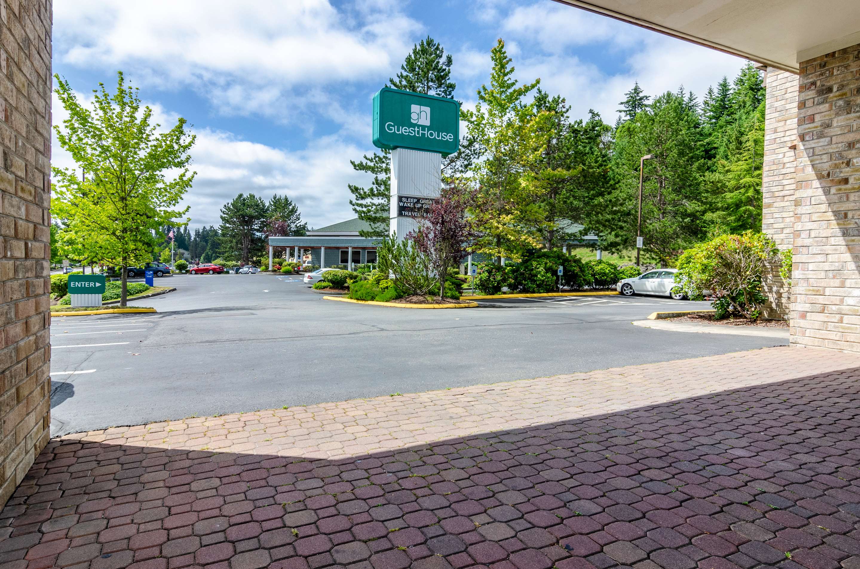 Exterior | GuestHouse Inn & Suites Poulsbo