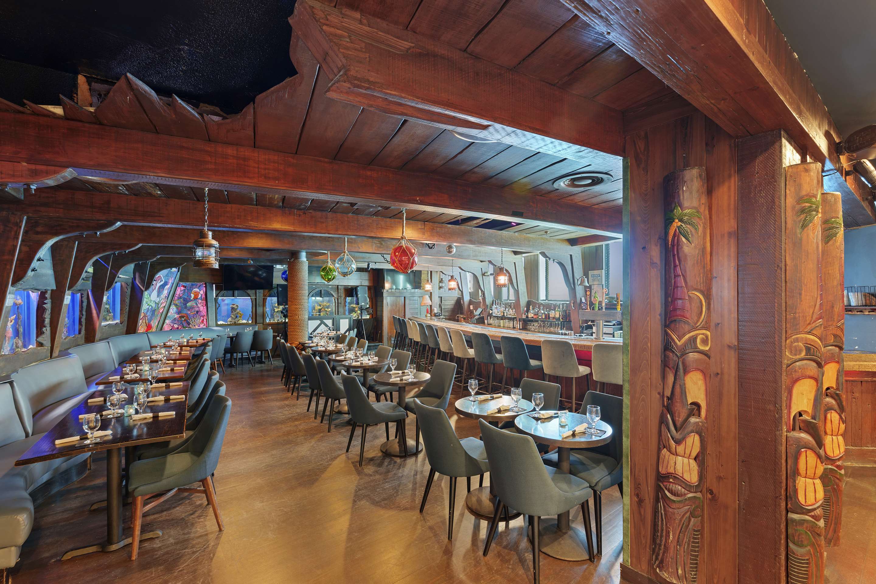 The Wreck Bar | B Ocean Resort Fort Lauderdale Beach