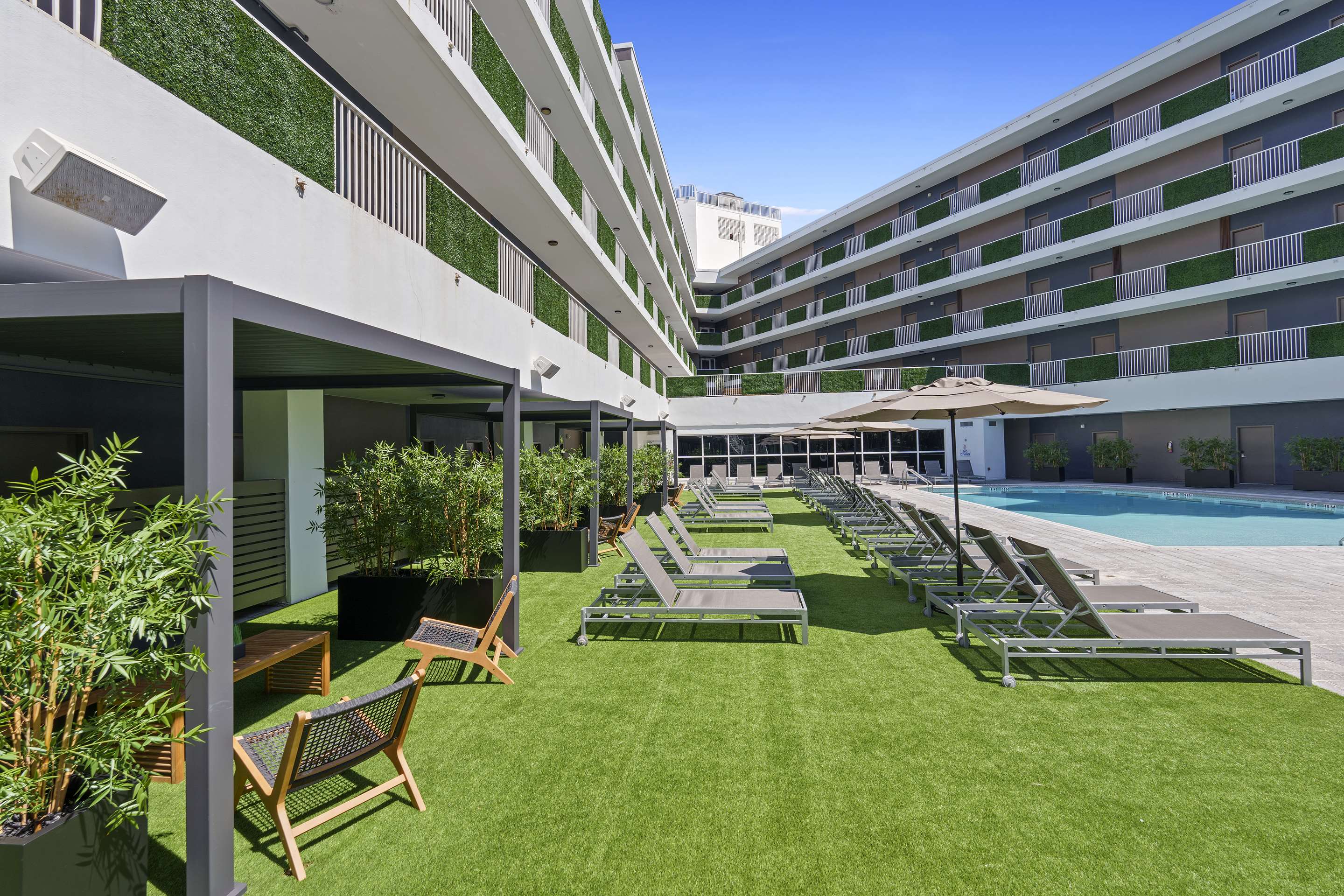 Clipper Pool Deck | B Ocean Resort Fort Lauderdale Beach