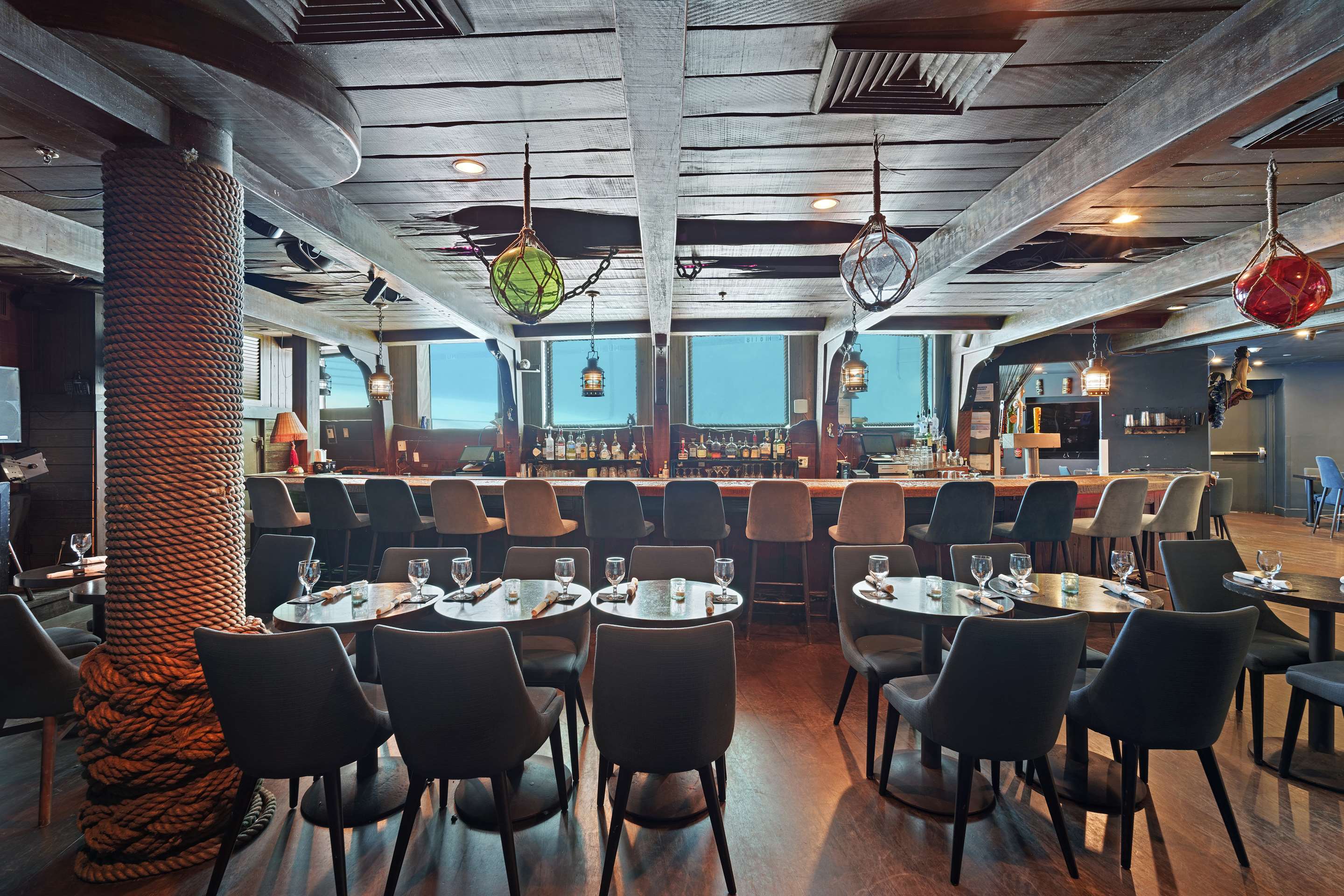The Wreck Bar | B Ocean Resort Fort Lauderdale Beach
