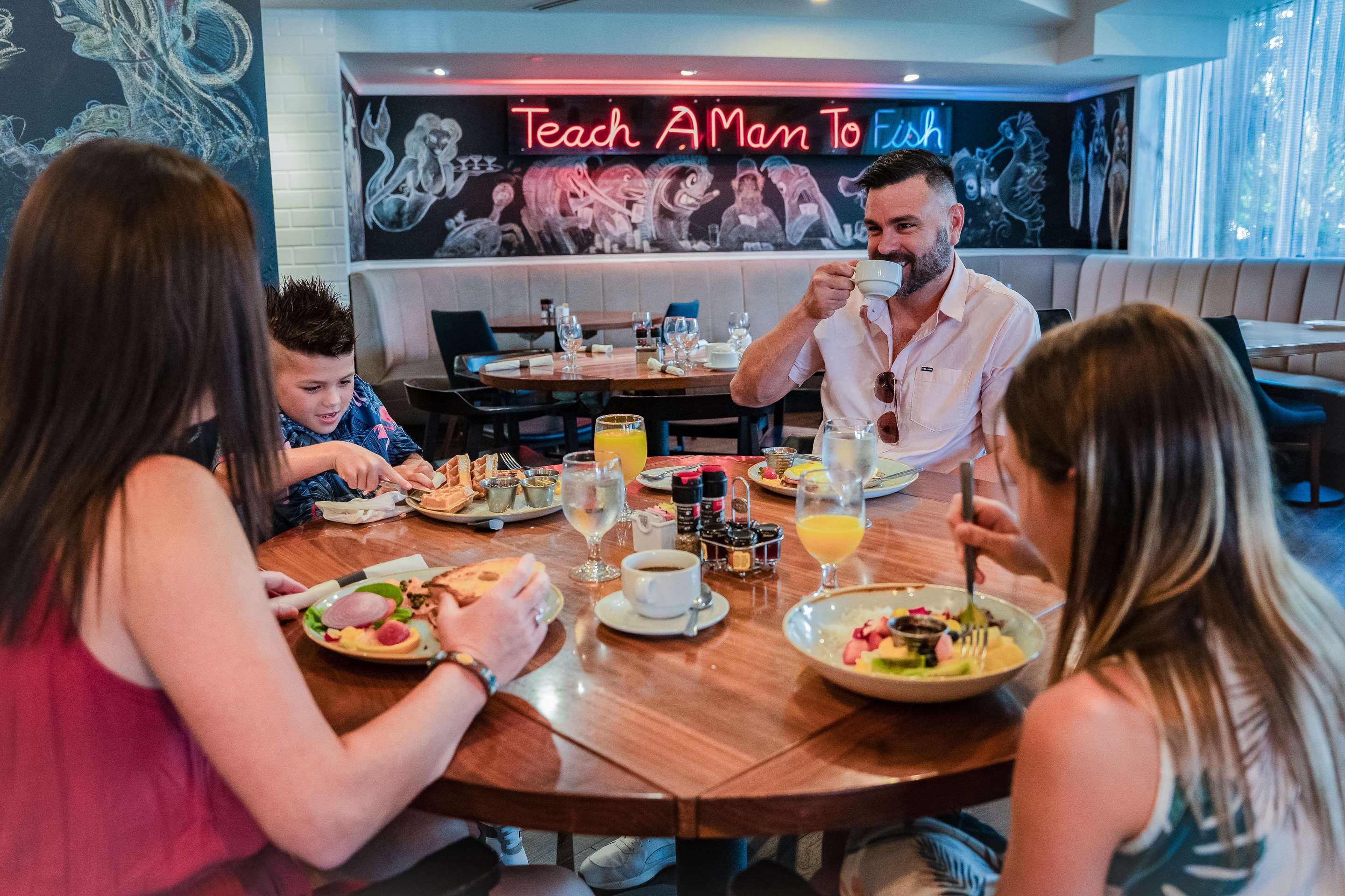 Florida Sports Bar + Grill | B Ocean Resort Fort Lauderdale Beach