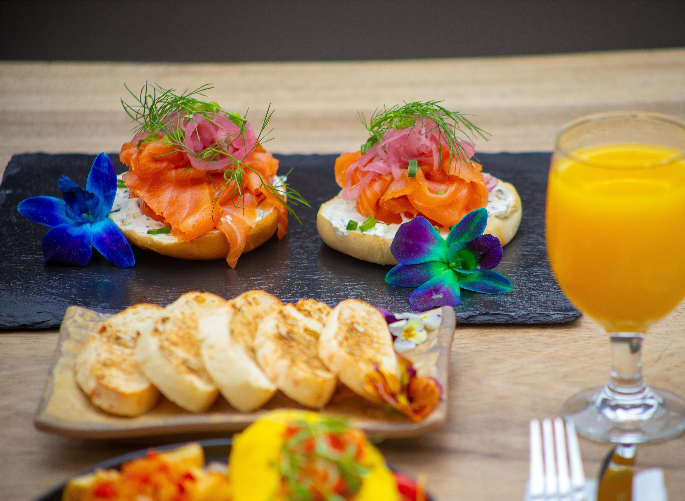 Dining at the Florida Sports Bar | B Ocean Resort Fort Lauderdale Beach