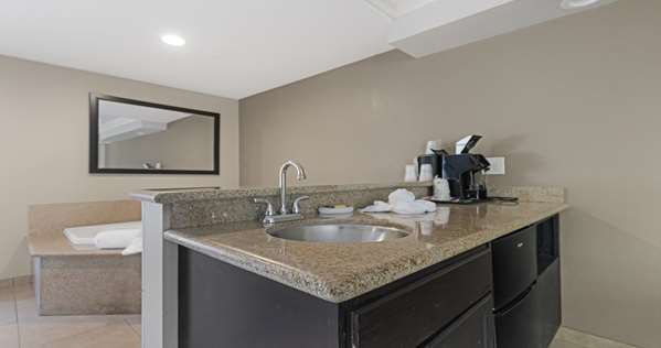 Suite - Best Western Plus Wine Country Inn Santa Rosa