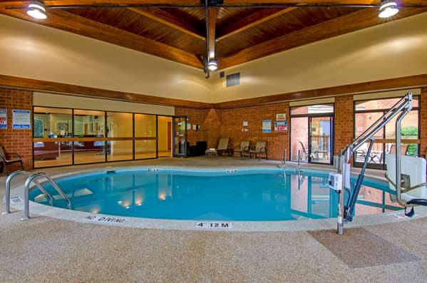 Pool - Best Western Staunton Inn - I-81, Exit 222