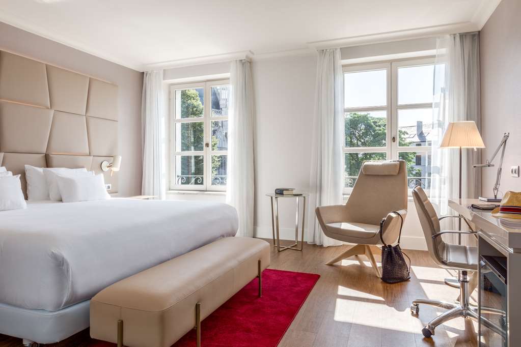 Guest photo