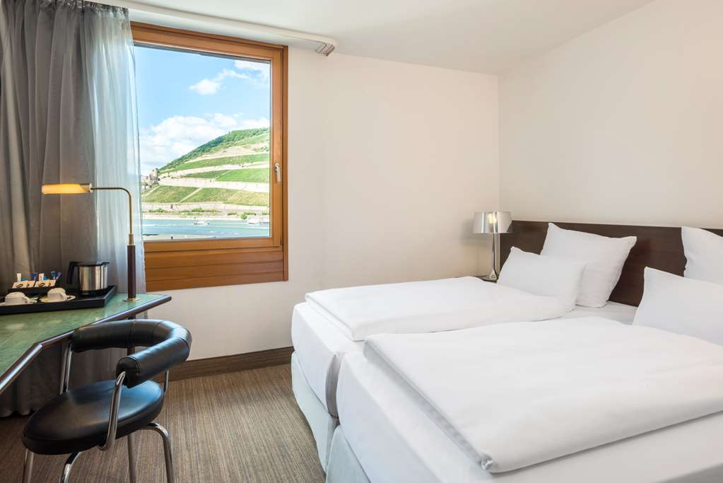 NH BINGEN-guestroom-Guest Room,On-Site.jpg