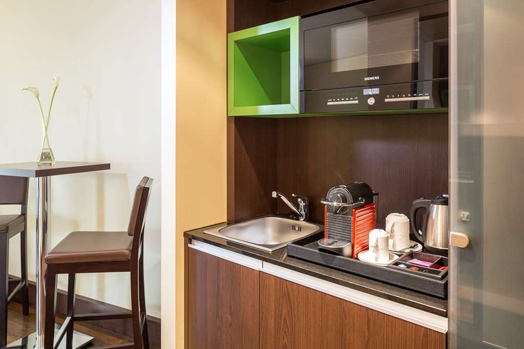 NH COLLECTION DRESDEN ALTMARKT-guestroom-Guest Room,Suite,Indoor/Interior.jpg