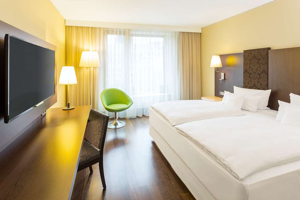 NH COLLECTION DRESDEN ALTMARKT-guestroom-Guest Room,On-Site.jpg