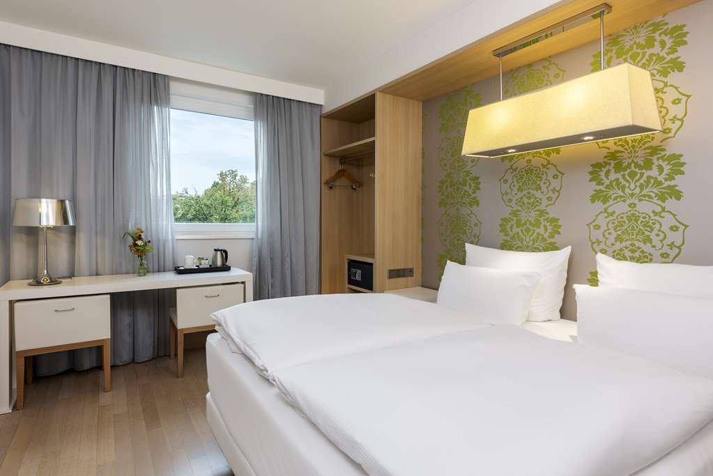 NH LUDWIGSBURG-guestroom-Guest Room,On-Site.jpg