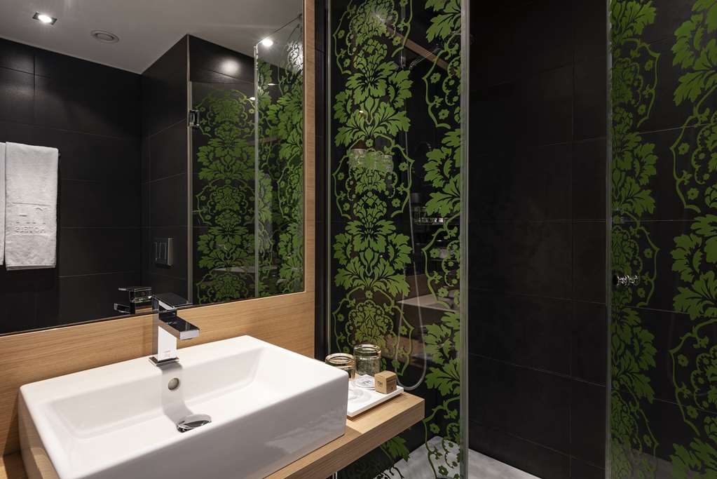 NH LUDWIGSBURG-guestroom-Guest Room,Bathroom,On-Site.jpg