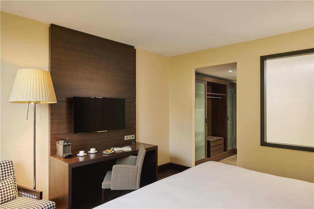 NH STUTTGART AIRPORT-guestroom-Guest Room,On-Site.jpg