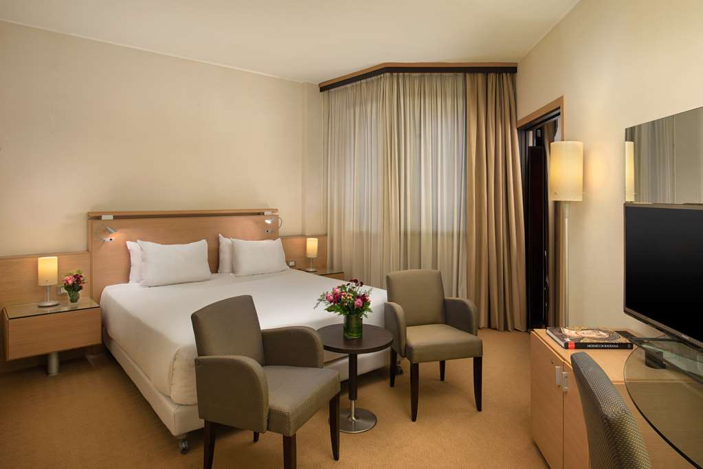 NH Bologna Villanova-guestroom-Guest Room,Suite,On-Site.jpg