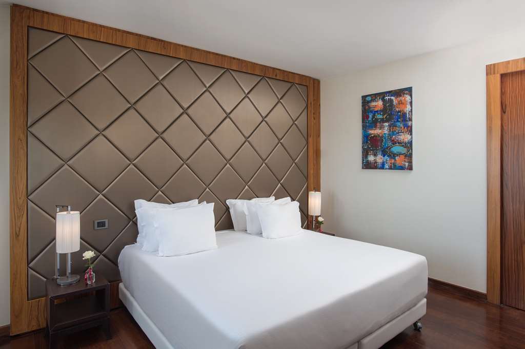 NH COLLECTION TAORMINA-guestroom-Guest Room,Suite,On-Site.jpg
