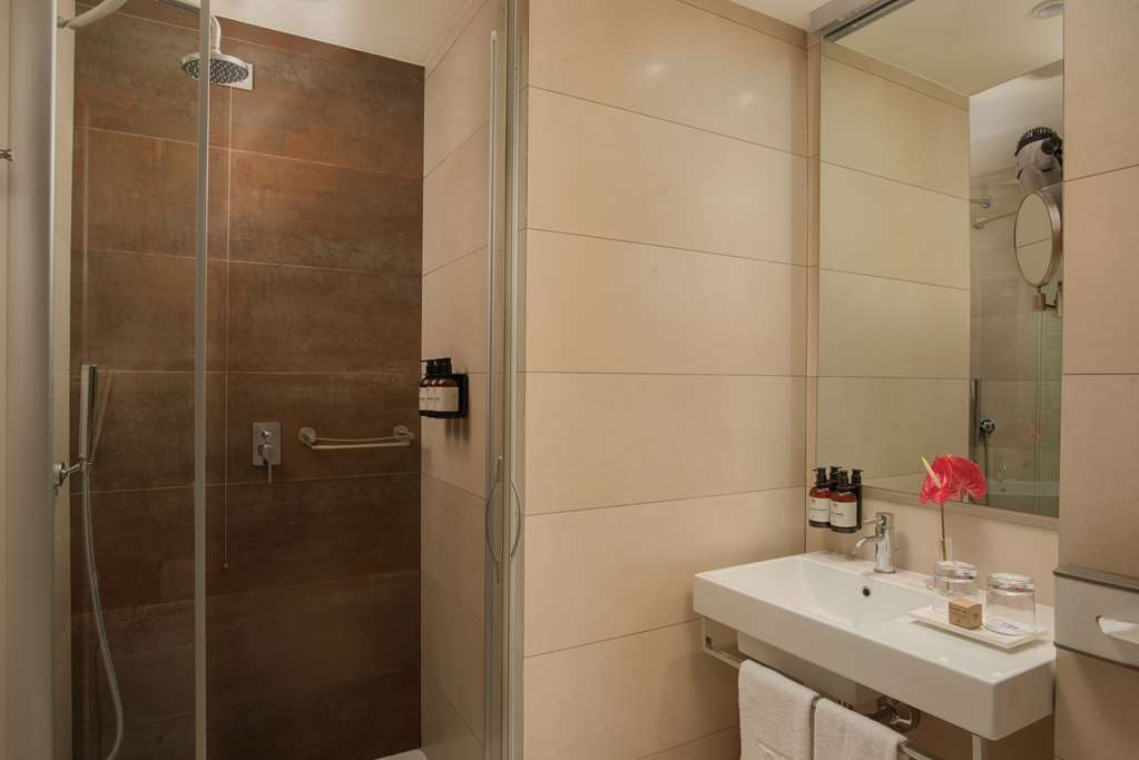 NH ORIO AL SERIO-guestroom-Guest Room,Bathroom,On-Site.jpg