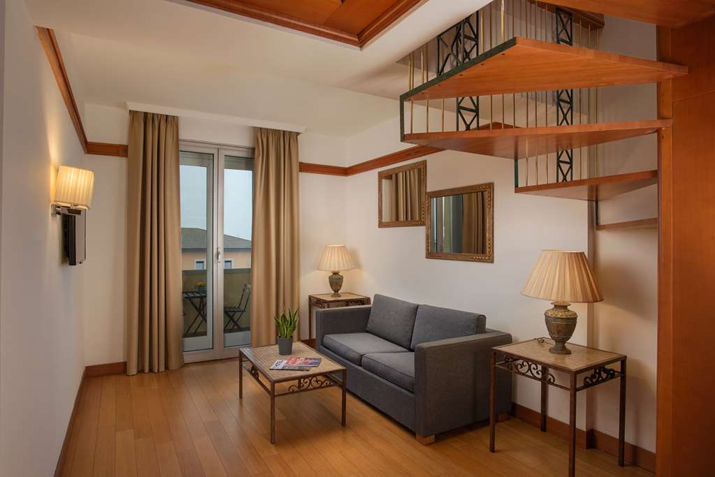 NH PISA-guestroom-Guest Room,Suite,On-Site.jpg