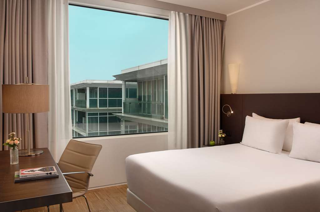 NH SAVONA DARSENA-guestroom-Guest Room,On-Site.jpg